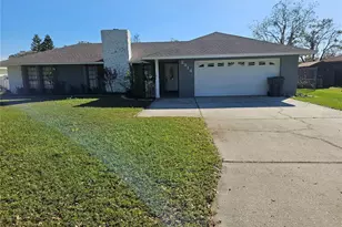 2314 York Pl, Lakeland, FL 33810 - Photo 2