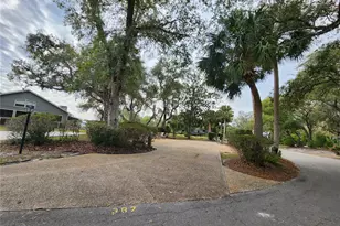 387 Longhorn Dr, Lake Wales, FL 33898 - Photo 1