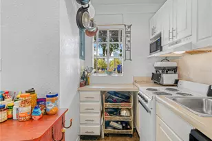 1517 Club Cir, Lakeshore, FL 33854 - Photo 10