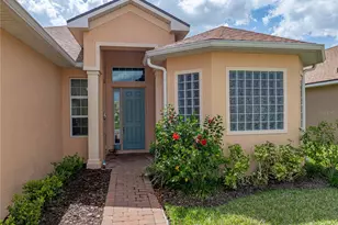 1124 Sawgrass Dr, Winter Haven, FL 33884 - Photo 2