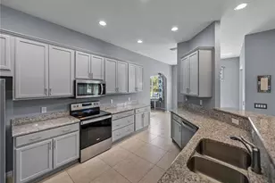 1124 Sawgrass Dr, Winter Haven, FL 33884 - Photo 14