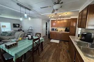 8689 Breeze Hill Dr, Lake Wales, FL 33898 - Photo 14