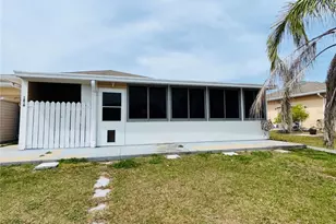 1219 Club Cir, Lakeshore, FL 33854 - Photo 20