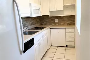 1219 Club Cir, Lakeshore, FL 33854 - Photo 4