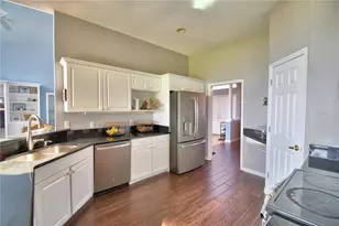 329 Hamilton Shores Dr NE, Winter Haven, FL 33881 - Photo 10