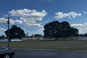 929 Club Cir, Lakeshore, FL 33854 - Photo 16