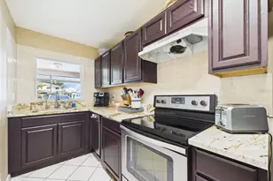 1718 Azalea Ct, Oldsmar, FL 34677 - Photo 4