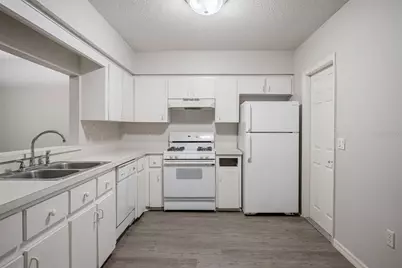 2352 Isle Royale Court SE, Winter Haven, FL 33880 - Photo 10