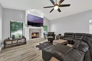 710 Heritage Dr NE, Winter Haven, FL 33881 - Photo 4