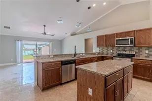 1021 Cannes Dr, Kissimmee, FL 34759 - Photo 10