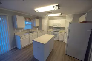 820 Sun Ridge Village Dr, Winter Haven, FL 33880 - Photo 8