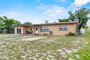 113 4th St, Winter Haven, FL 33880 - Photo 4