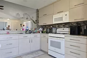 212 Eckerd St, Davenport, FL 33837 - Photo 10