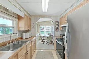 4909 Foxwood Lake Dr, Lakeland, FL 33810 - Photo 10