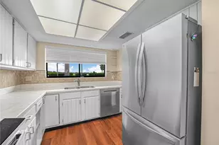 9101 Village Dr, Lake Wales, FL 33898 - Photo 12