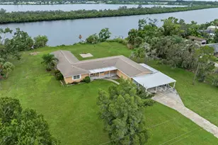 308 Manatee Dr, Ruskin, FL 33570 - Photo 2