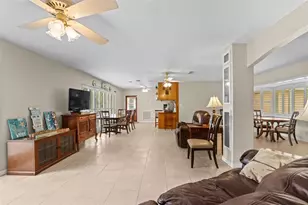 308 Manatee Dr, Ruskin, FL 33570 - Photo 6