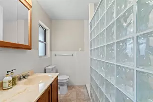 308 Manatee Dr, Ruskin, FL 33570 - Photo 14