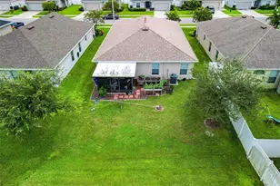 418 St Georges Cir, Eagle Lake, FL 33839 - Photo 2