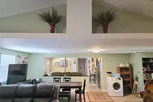 2031 Poe St, Lakeland, FL 33801 - Photo 12