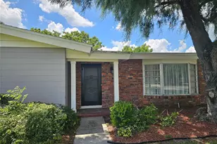 880 Oleander Dr SE, Winter Haven, FL 33880 - Photo 2