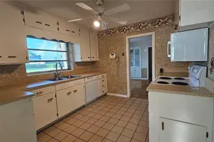 880 Oleander Dr SE, Winter Haven, FL 33880 - Photo 8