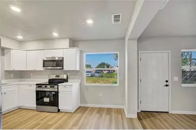 739 Ellerbe Way, Lakeland, FL 33801 - Photo 4