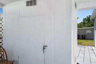 107 Holiday Ln, Auburndale, FL 33823 - Photo 32