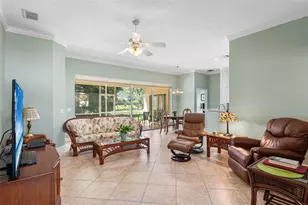 126 Lake Region Cir, Winter Haven, FL 33881 - Photo 2