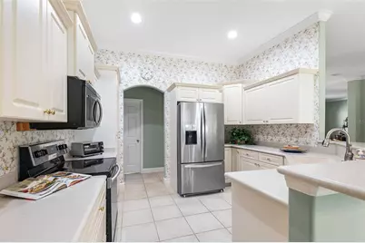 126 Lake Region Circle, Winter Haven, FL 33881 - Photo 4