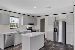 9128 Scepter Ave, Brooksville, FL 34613 - Photo 2