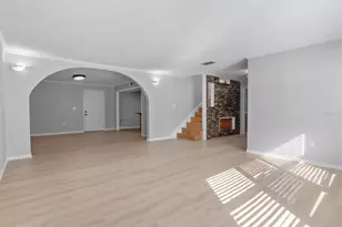 9602 N 46th St, Tampa, FL 33617 - Photo 8