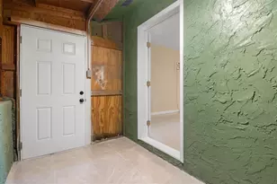 9602 N 46th St, Tampa, FL 33617 - Photo 30