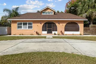 9602 N 46th St, Tampa, FL 33617 - Photo 2