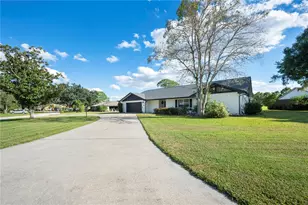 10 Meadowlake Ct, Winter Haven, FL 33884 - Photo 2