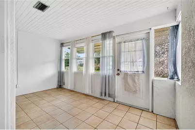 403 E Johnson Avenue, Lake Wales, FL 33853 - Photo 6