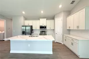 5834 Escalon Dr, Sebring, FL 33872 - Photo 2