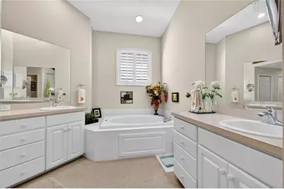 516 Grasslands Village Circle, Lakeland, FL 33803 - Photo 32