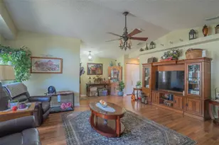 2801 Wilder Park Dr, Plant City, FL 33566 - Photo 4