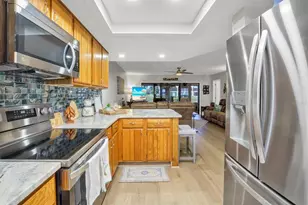 10104 Village Dr, Lake Wales, FL 33898 - Photo 6