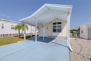 389 Golfview Dr, Davenport, FL 33837 - Photo 4