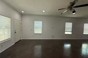 2845 Whispering Trails Dr, Winter Haven, FL 33884 - Photo 4