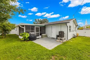 3790 60th St N, Saint Petersburg, FL 33710 - Photo 4