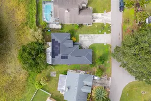 94 St Kitts Cir, Winter Haven, FL 33884 - Photo 2