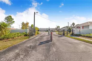 1413 Thousand Roses Dr S, Lake Wales, FL 33853 - Photo 24