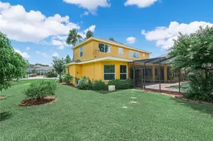 565 Whisper Woods Dr, Lakeland, FL 33813 - Photo 4