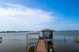 3971 Island Lakes Dr, Winter Haven, FL 33881 - Photo 4