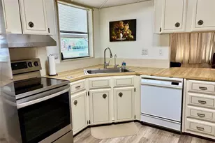 6315 Grove Pointe Dr S E, Winter Haven, FL 33884 - Photo 12