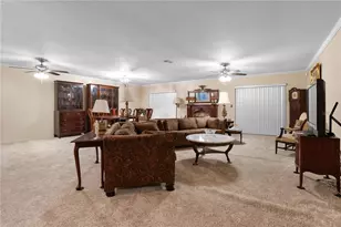 10105 Crown Ct, Orlando, FL 32821 - Photo 4