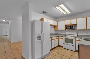 1805 Fluorshire Dr, Brandon, FL 33511 - Photo 20